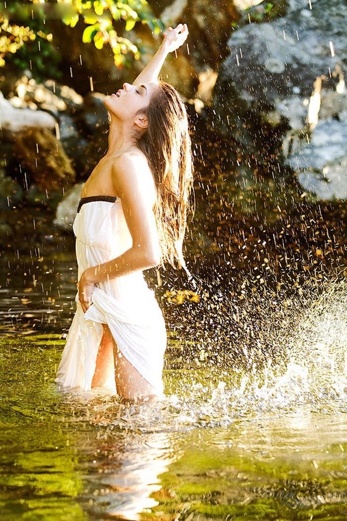 Marie Avgeropoulos in Kolkata