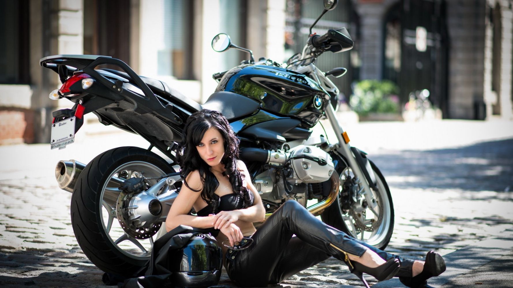 European women on bikes in Kolkata