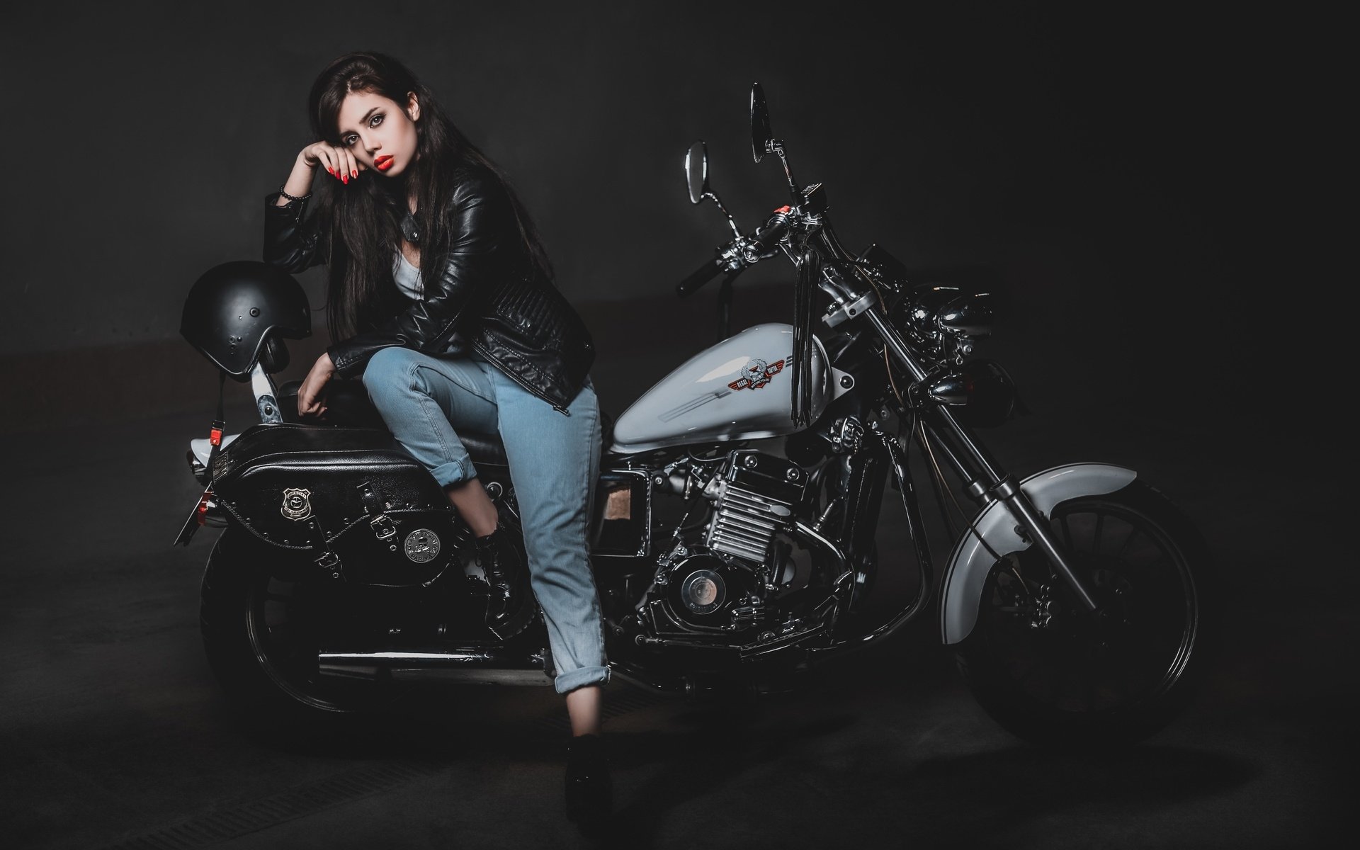 Biker girls: style and drive in Kolkata