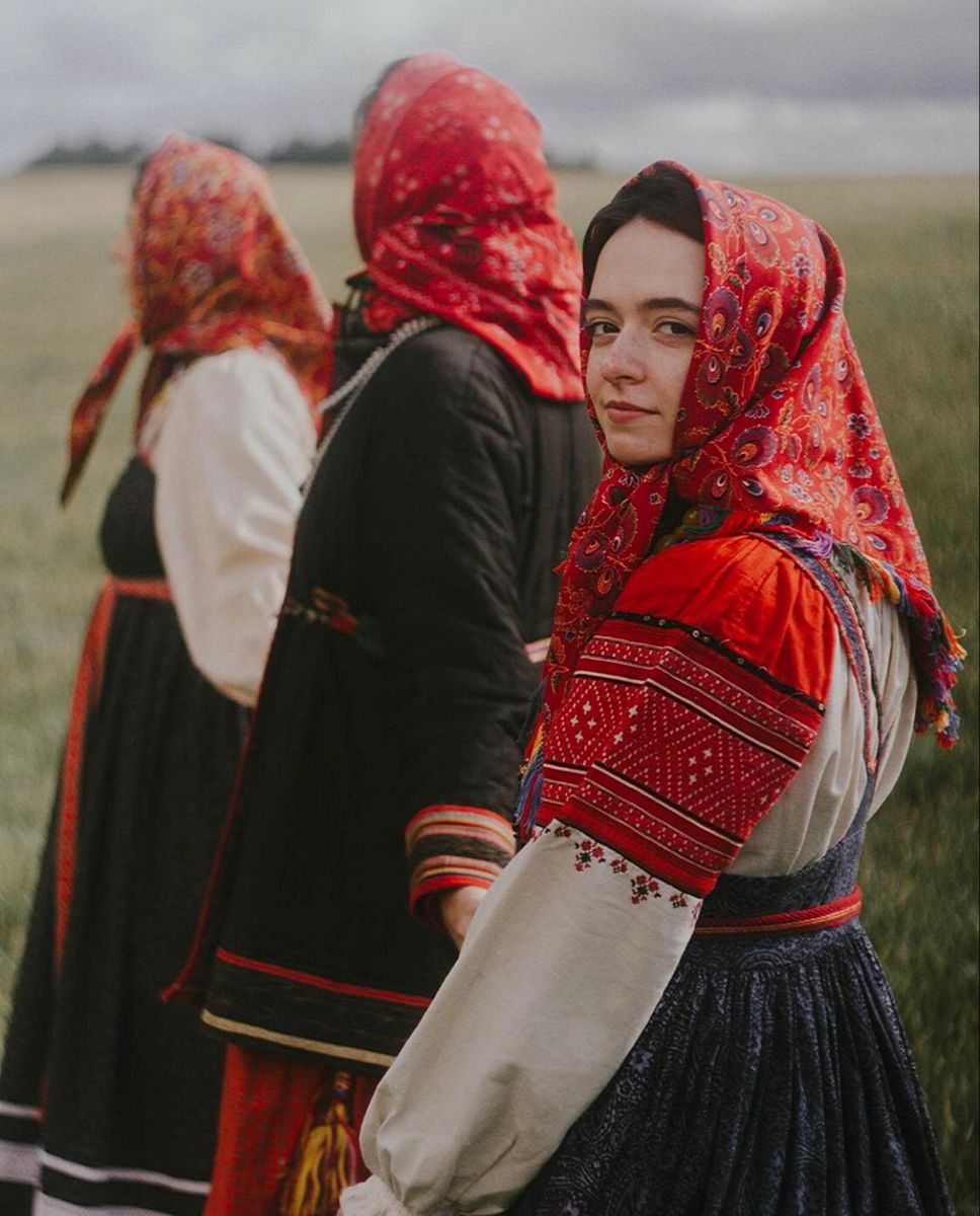 Women in Slavic costumes in Kolkata