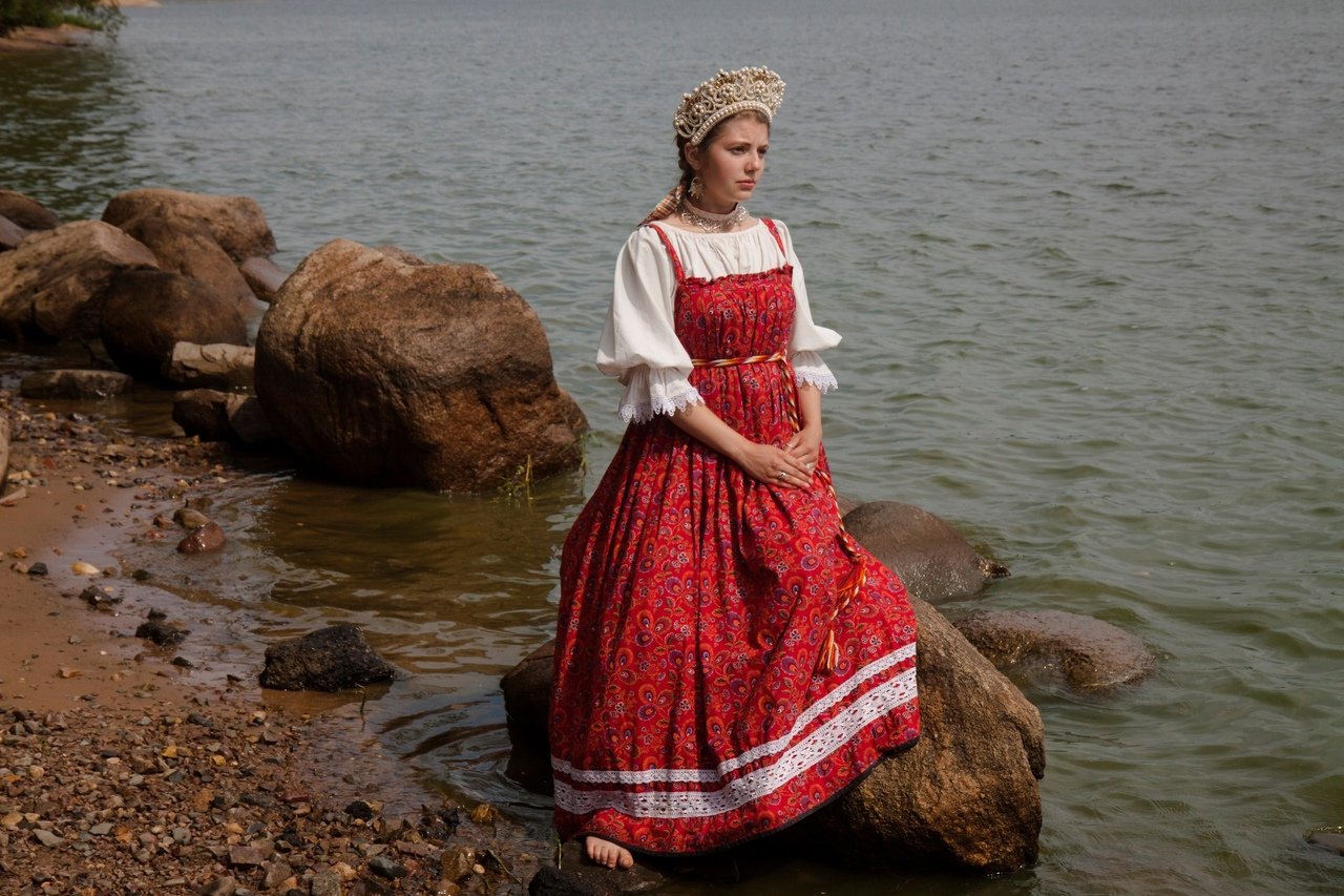 Women in Slavic costumes in Kolkata