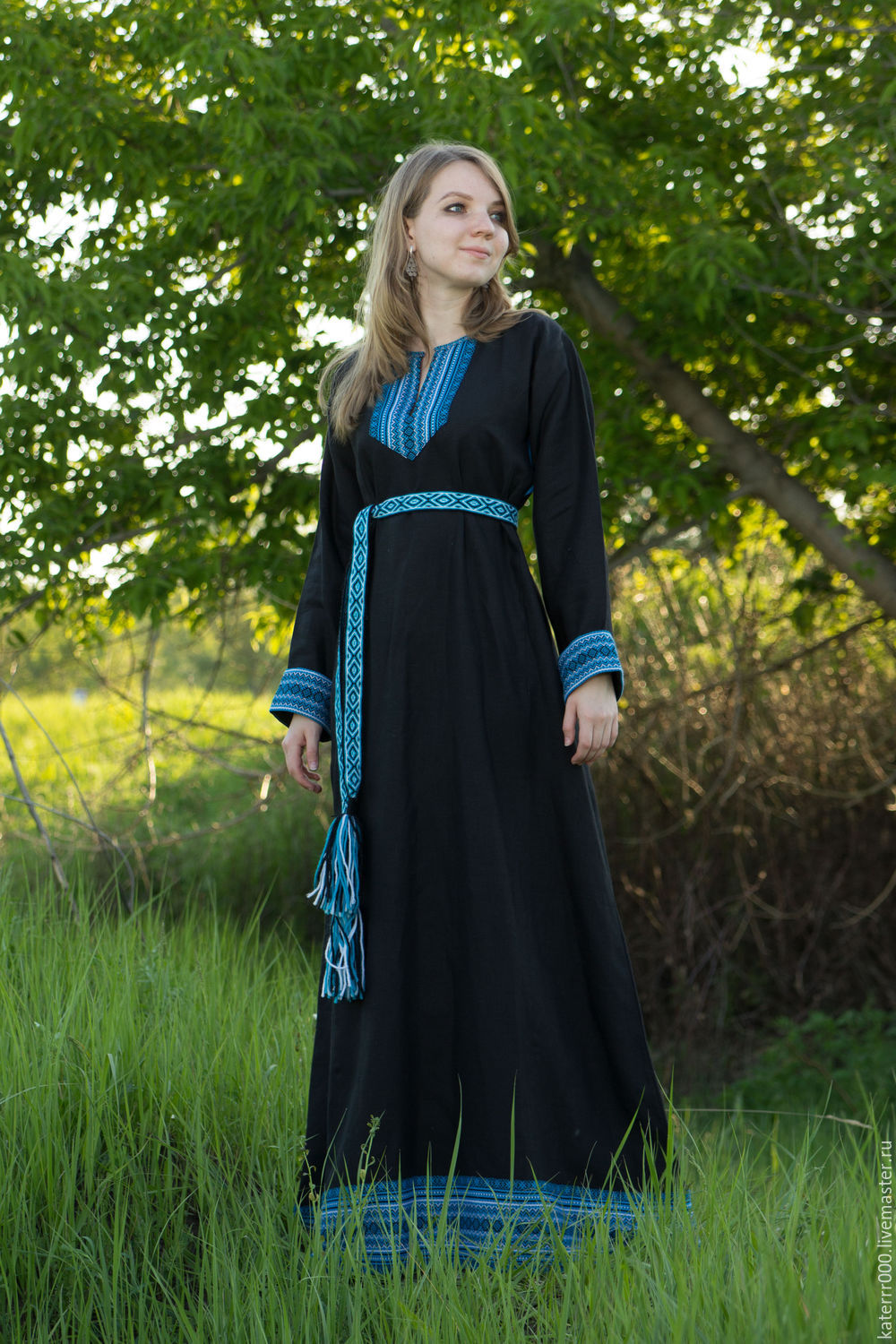 Women in Slavic costumes in Kolkata