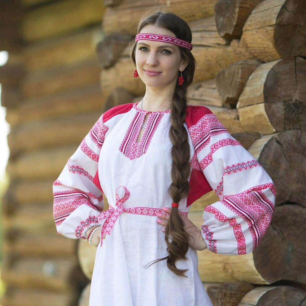 Girls in Slavic costumes in Kolkata